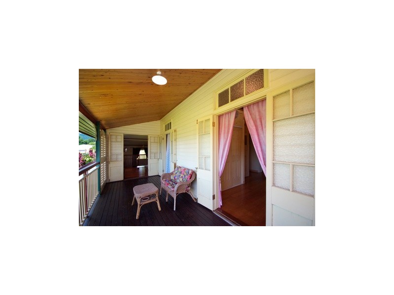 23 Owen Street, Mossman QLD 4873