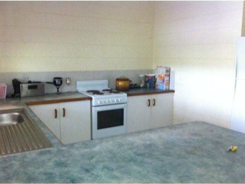 1/9 Dan Hart Lane, Mossman QLD 4873