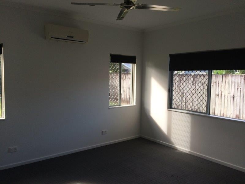 2 Riflebird Crescent, Mossman QLD 4873