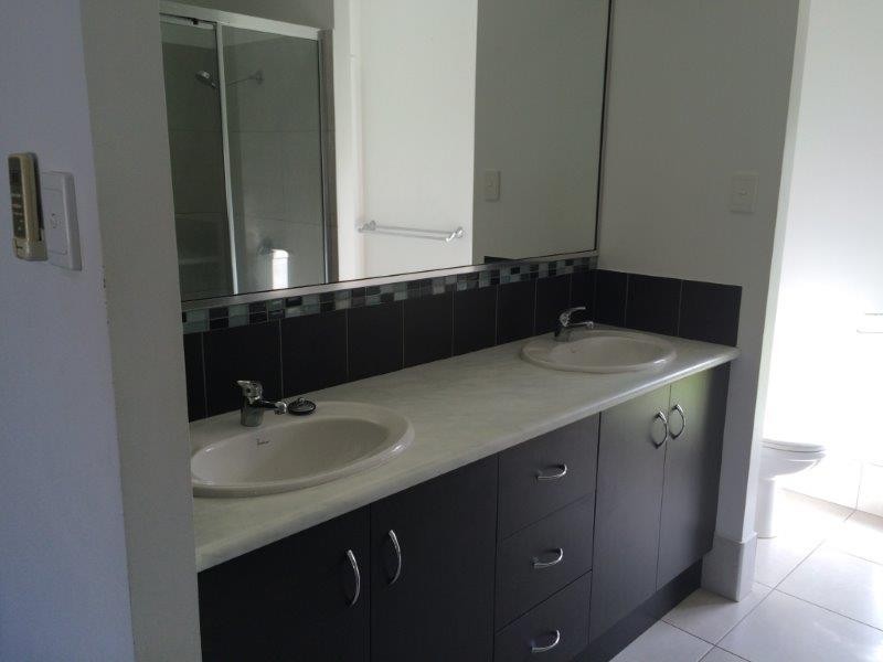 2 Riflebird Crescent, Mossman QLD 4873