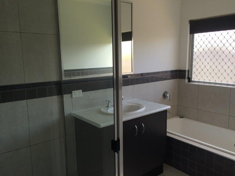 2 Riflebird Crescent, Mossman QLD 4873