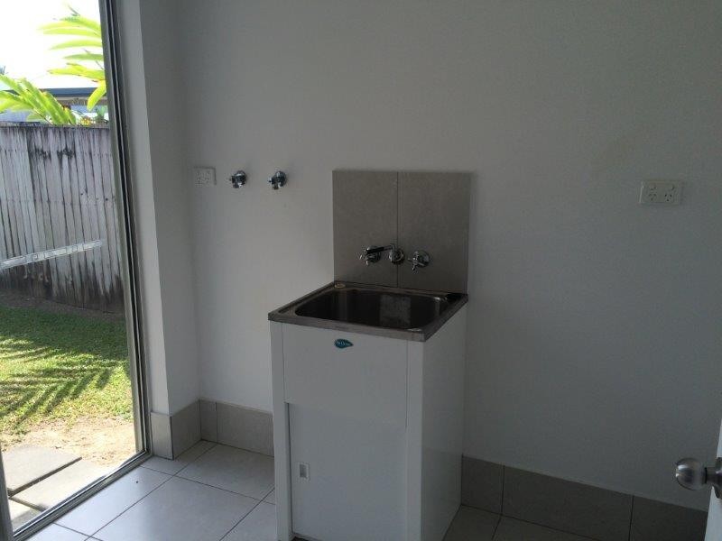 2 Riflebird Crescent, Mossman QLD 4873