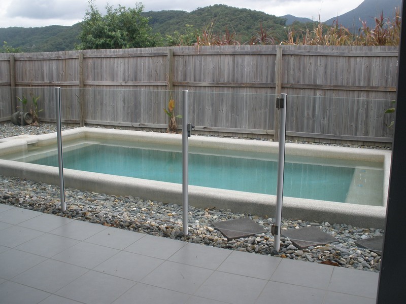 2 Riflebird Crescent, Mossman QLD 4873