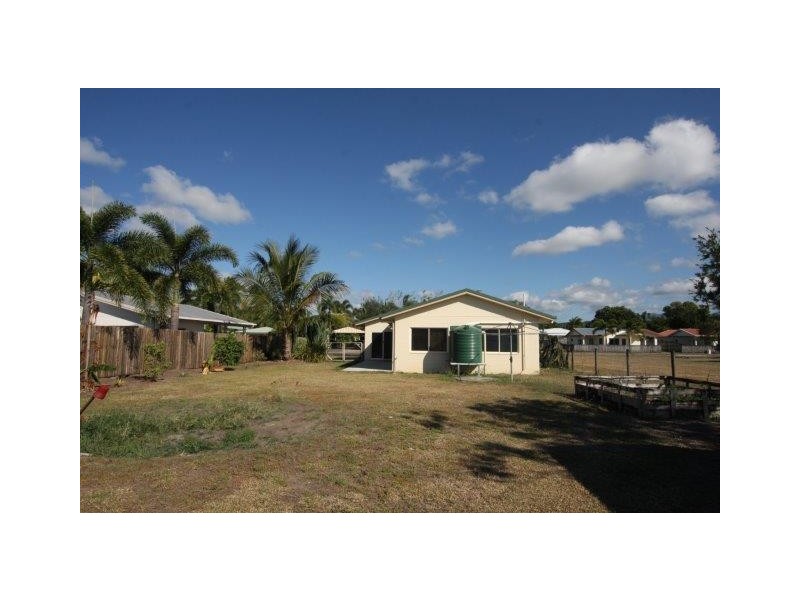 19 Allamanda St, Cooya Beach QLD 4873