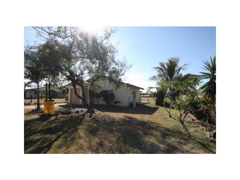 19 Allamanda St, Cooya Beach QLD 4873