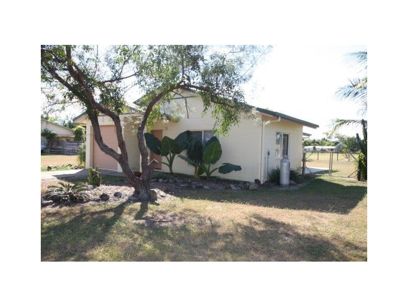 19 Allamanda St, Cooya Beach QLD 4873