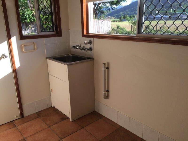 8 Shalom Close, Cooya Beach QLD 4873