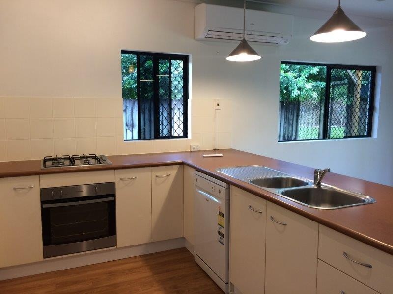 4 Waratah Close, Mossman QLD 4873