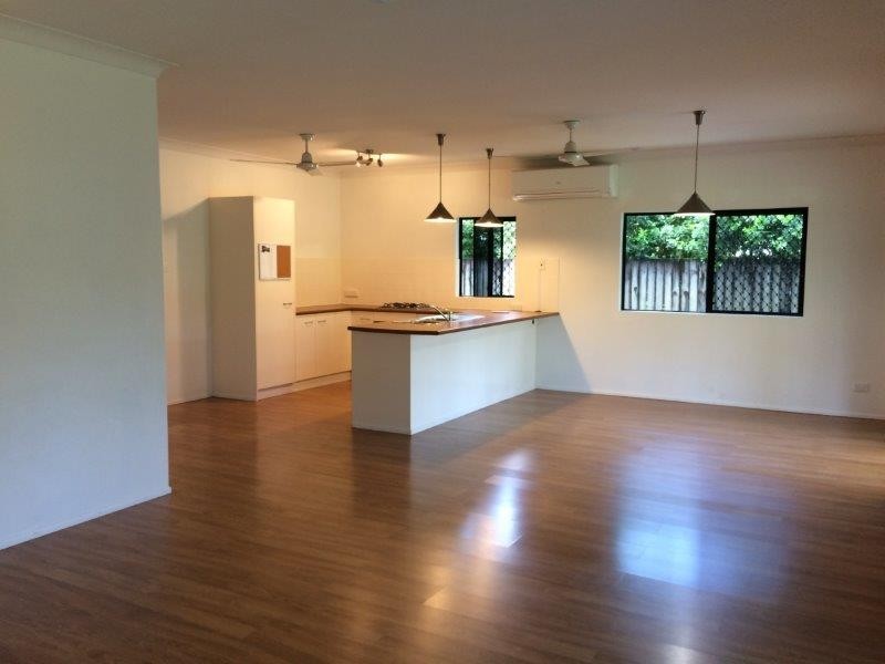 4 Waratah Close, Mossman QLD 4873