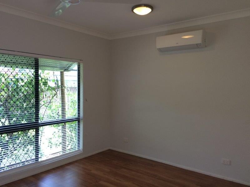 4 Waratah Close, Mossman QLD 4873