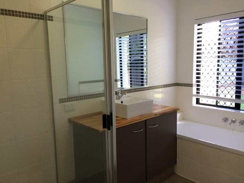 4 Waratah Close, Mossman QLD 4873