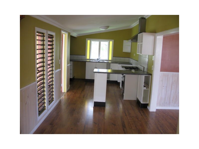 26 Mossman Street, Mossman QLD 4873