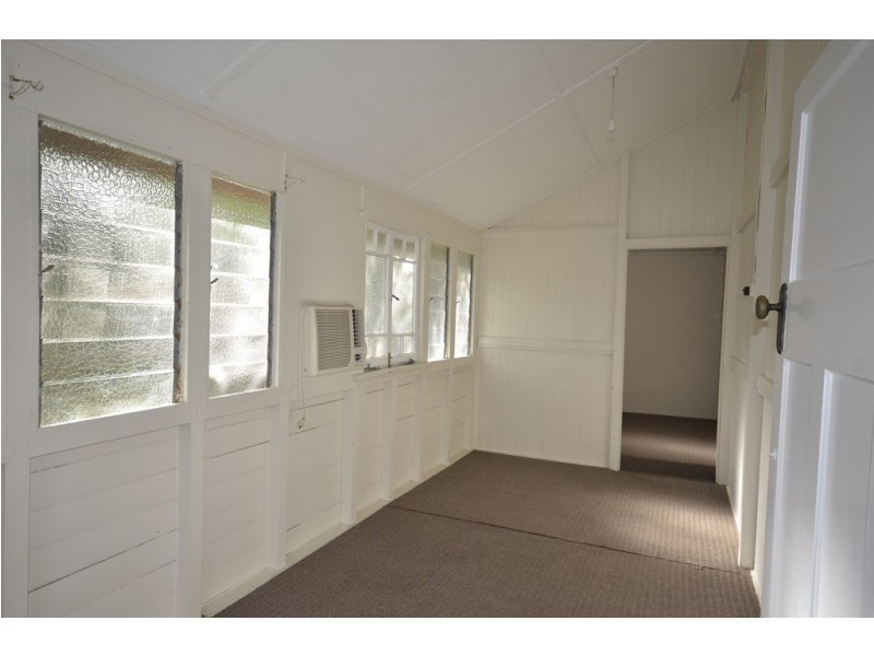 15 Grogan Street, Mossman QLD 4873