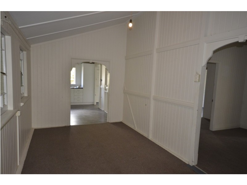 15 Grogan Street, Mossman QLD 4873