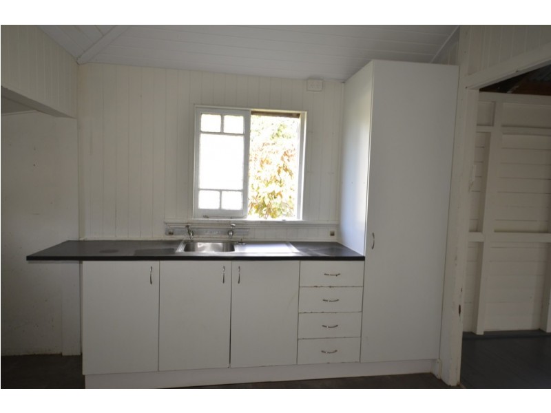 15 Grogan Street, Mossman QLD 4873