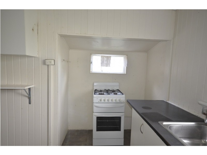 15 Grogan Street, Mossman QLD 4873