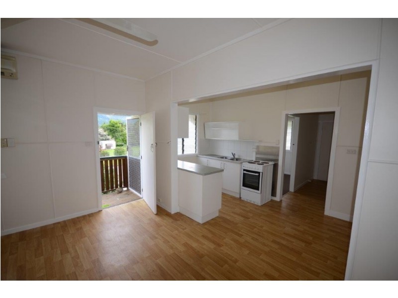 15 Johnston Road, Mossman QLD 4873