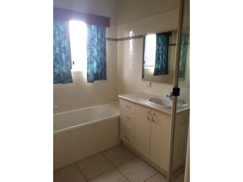 4 Gerygone Close, Mossman QLD 4873