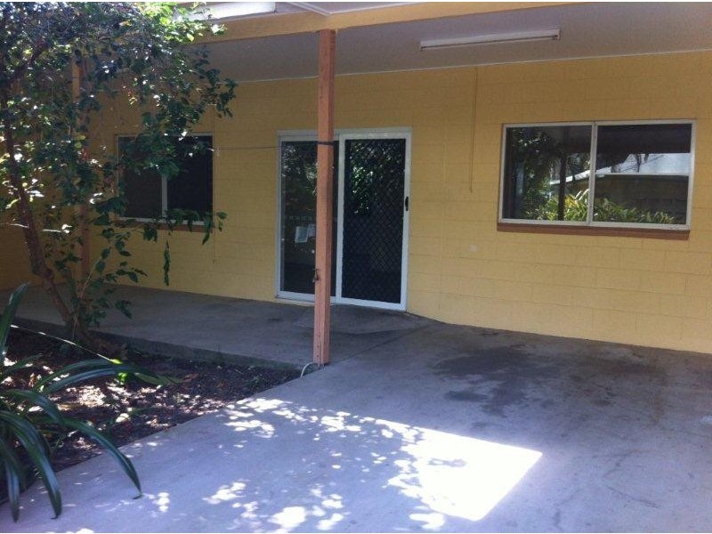 2/9 Dan Hart Lane, Mossman QLD 4873