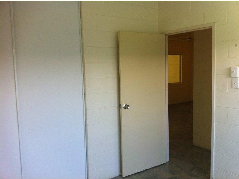 2/9 Dan Hart Lane, Mossman QLD 4873