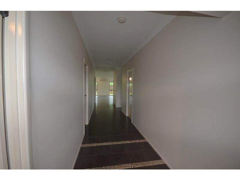 16 Satinash Street, Mossman QLD 4873