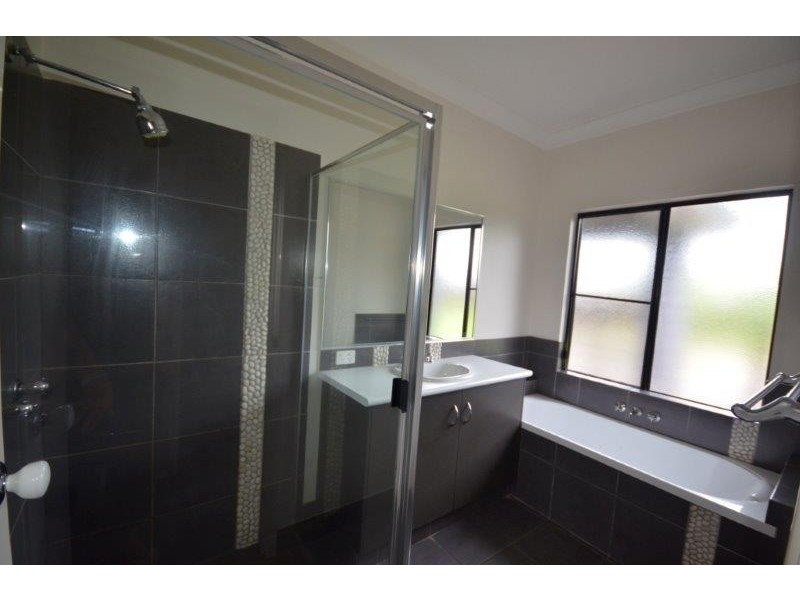 16 Satinash Street, Mossman QLD 4873