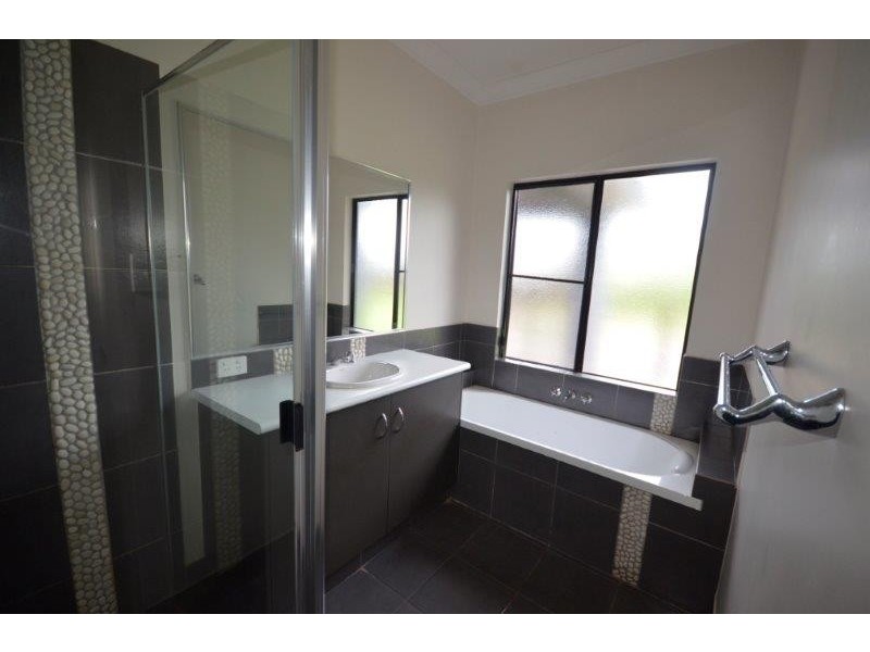 16 Satinash Street, Mossman QLD 4873