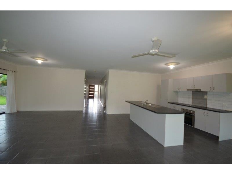 16 Satinash Street, Mossman QLD 4873