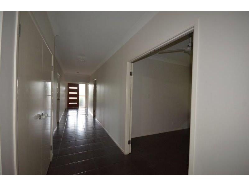 16 Satinash Street, Mossman QLD 4873