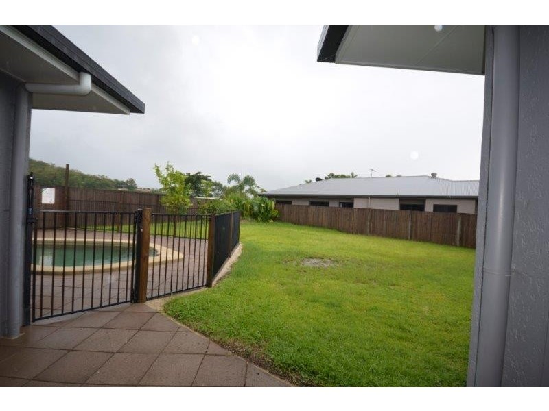 16 Satinash Street, Mossman QLD 4873