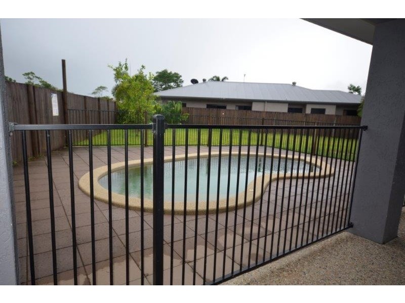 16 Satinash Street, Mossman QLD 4873