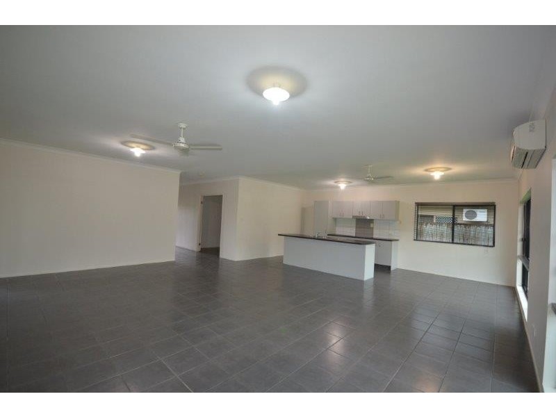 16 Satinash Street, Mossman QLD 4873