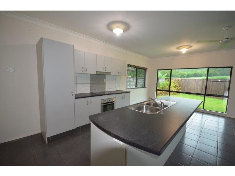 16 Satinash Street, Mossman QLD 4873