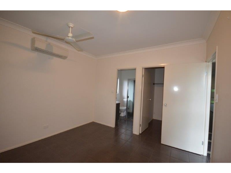 16 Satinash Street, Mossman QLD 4873