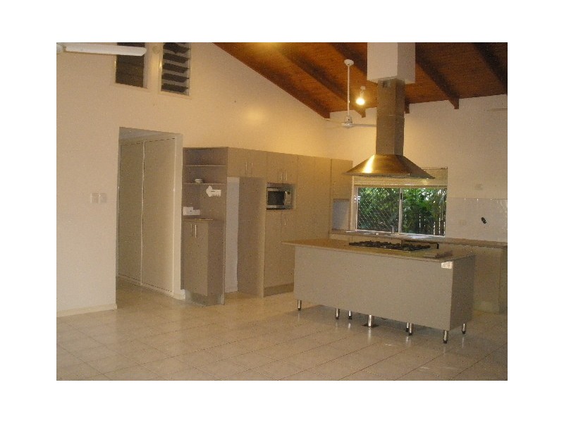 2/11 Triton Crescent, Port Douglas QLD 4877