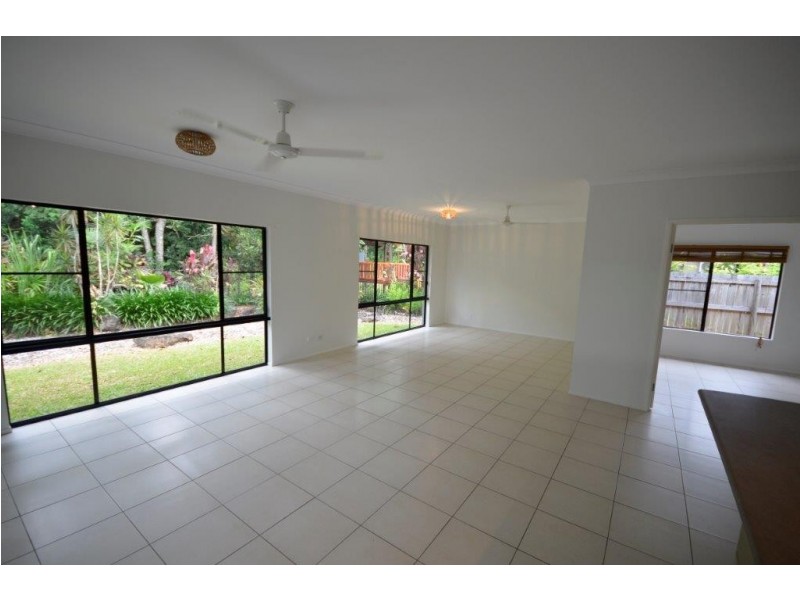 12 White Oak Avenue, Mossman QLD 4873
