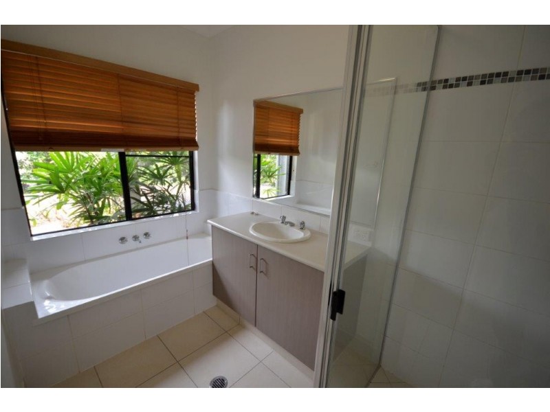 12 White Oak Avenue, Mossman QLD 4873
