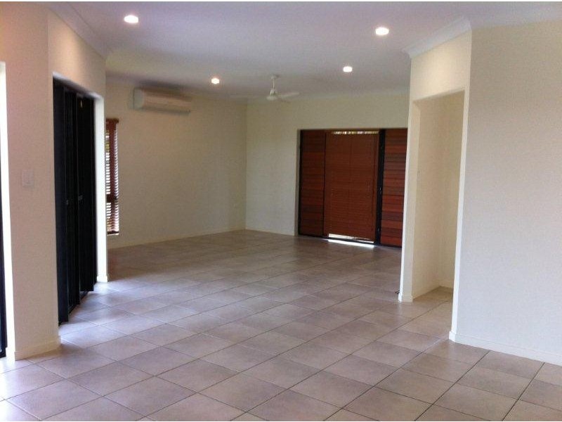 9 Shearwater Street, Port Douglas QLD 4877