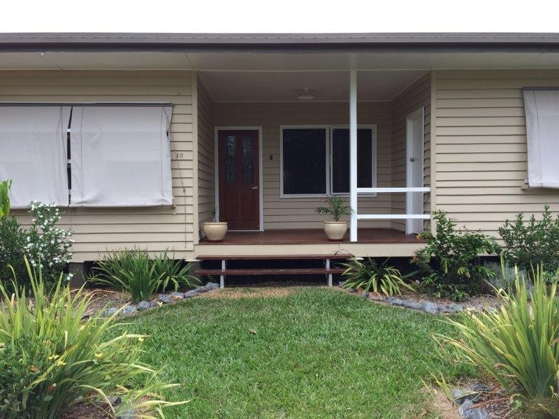 30 Thomas Street, Mossman QLD 4873