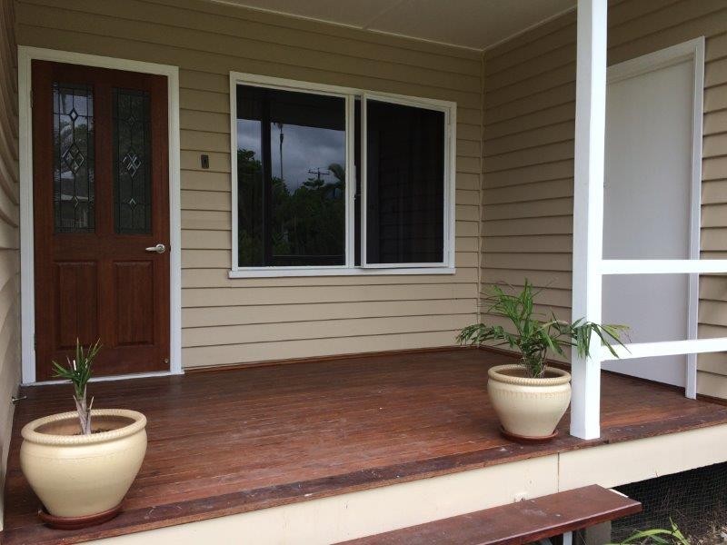 30 Thomas Street, Mossman QLD 4873