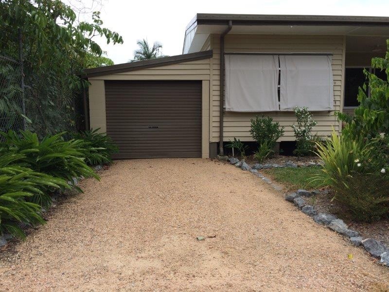 30 Thomas Street, Mossman QLD 4873