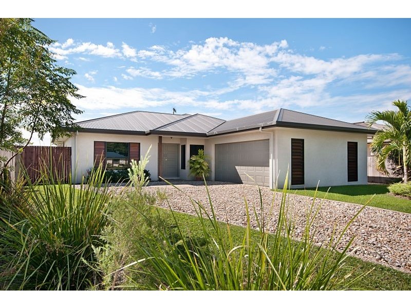 15 White Oak, Mossman QLD 4873