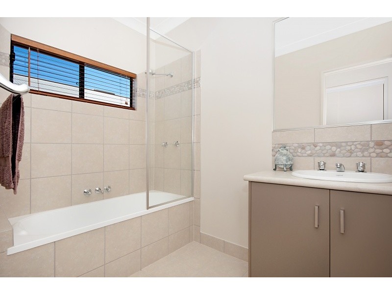 15 White Oak, Mossman QLD 4873