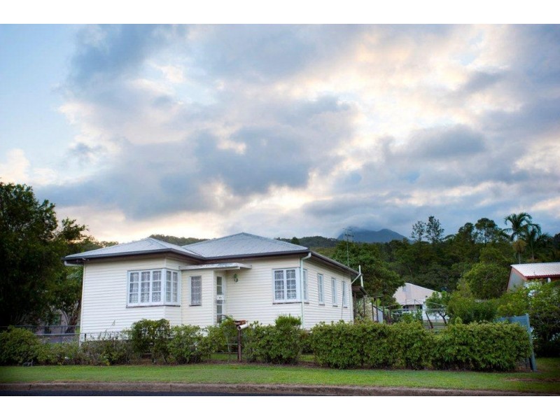 49 Pringle Street, Mossman QLD 4873