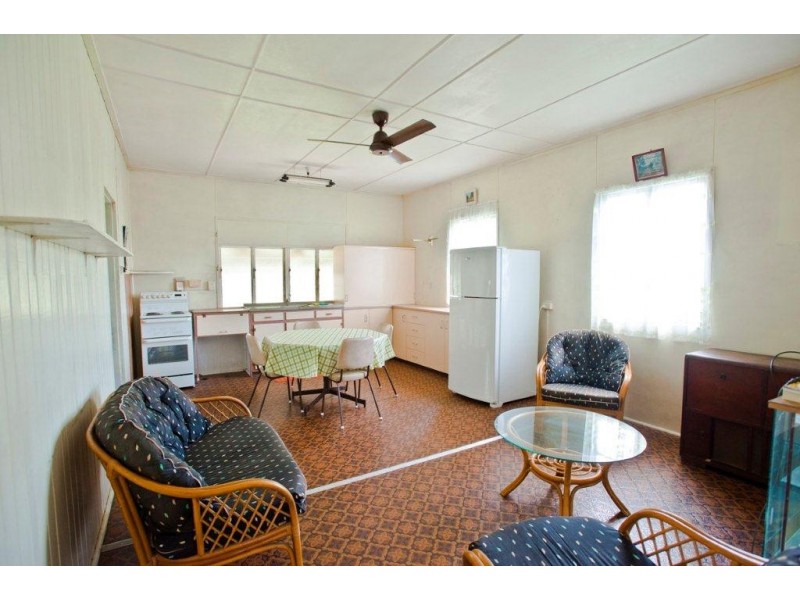 49 Pringle Street, Mossman QLD 4873