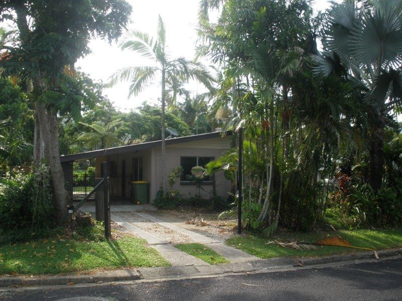 33 Pringle Street, Mossman QLD 4873