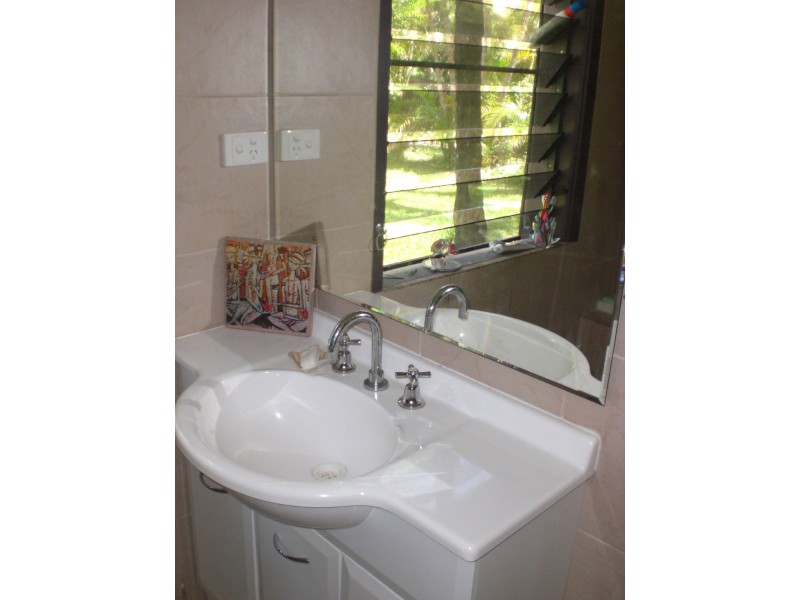 33 Pringle Street, Mossman QLD 4873