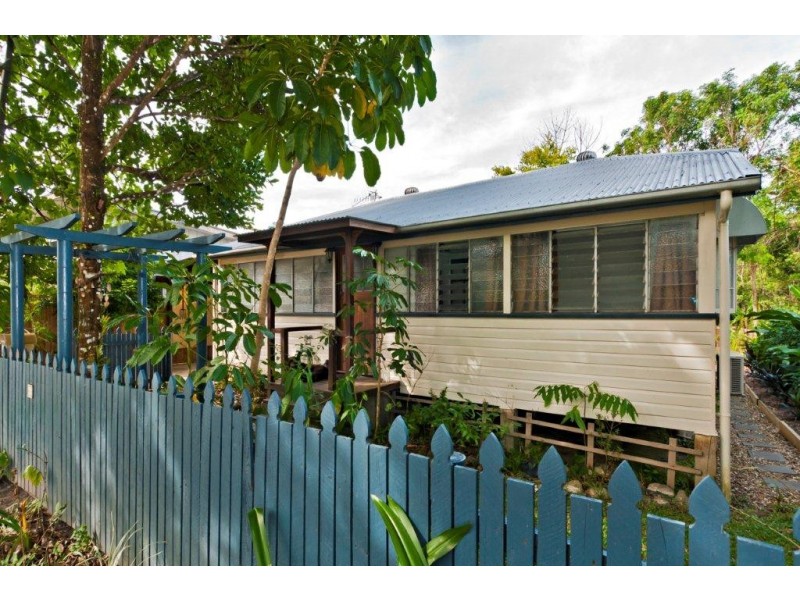 6 Crawford Street, Mossman QLD 4873