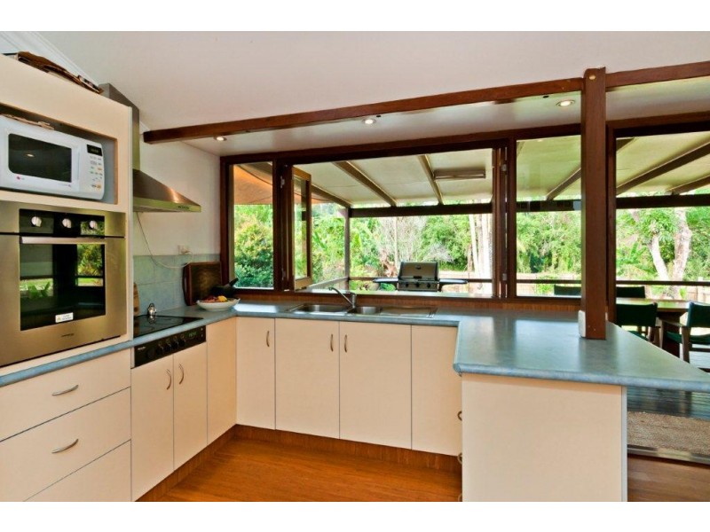 6 Crawford Street, Mossman QLD 4873