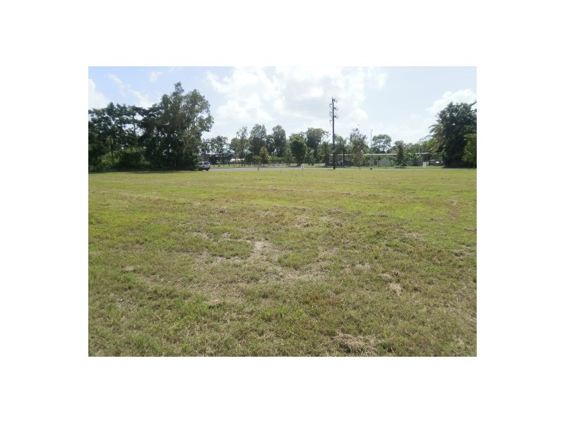 1 Owen Street, Craiglie QLD 4877